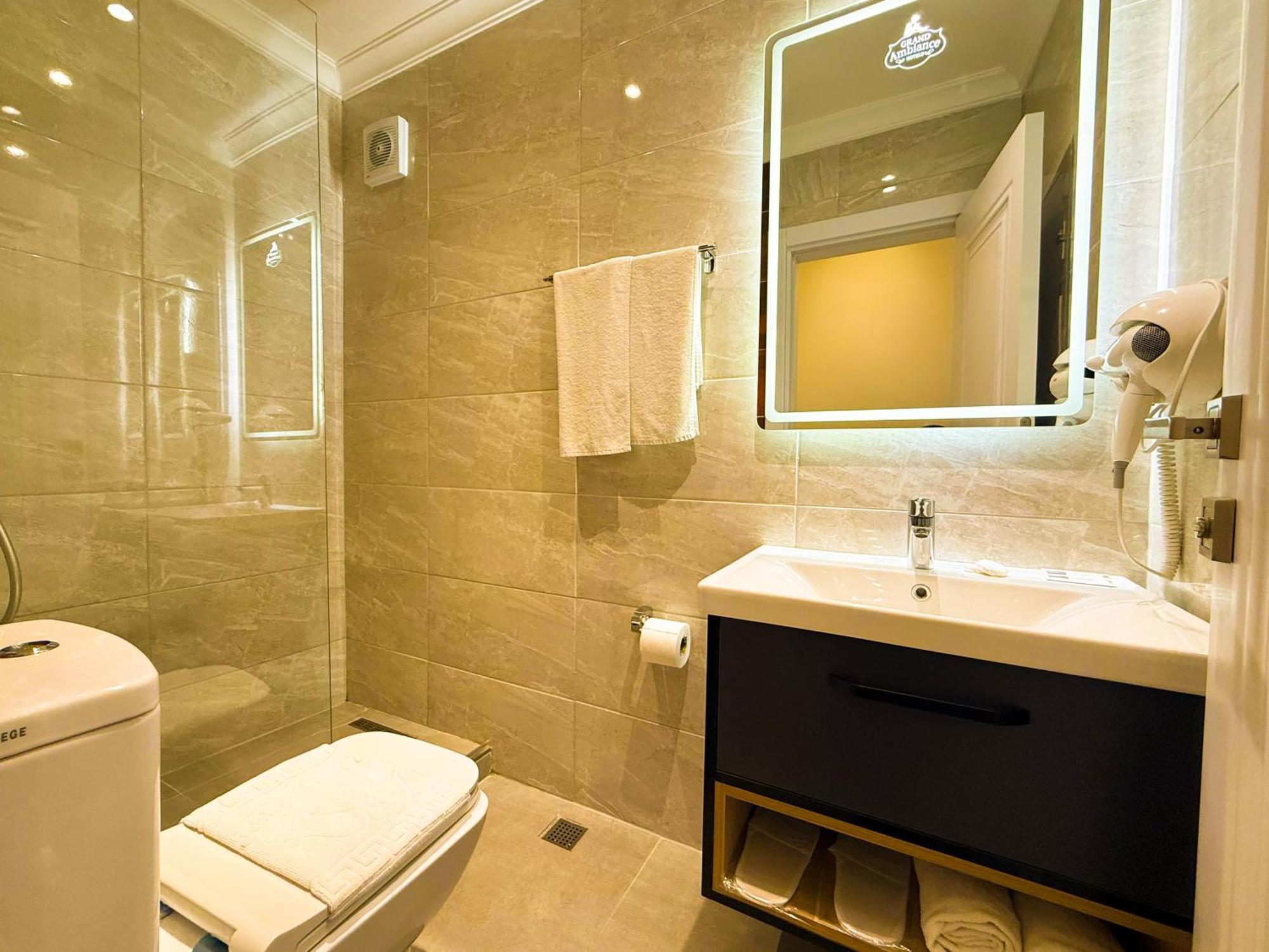 Standard Twin Room