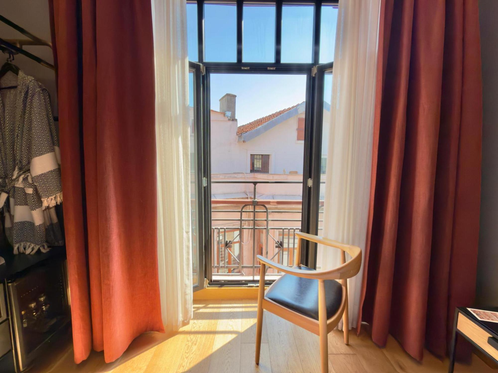 Standard Double Room Street View