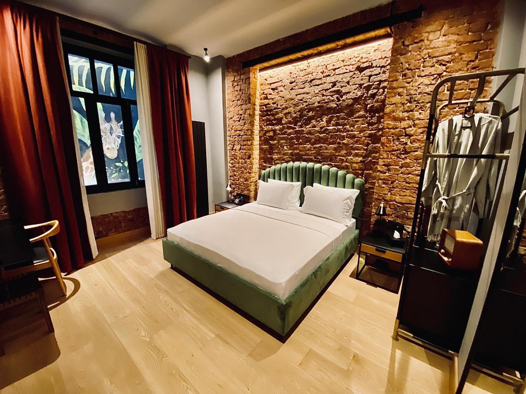 Suite Room Courtyard View