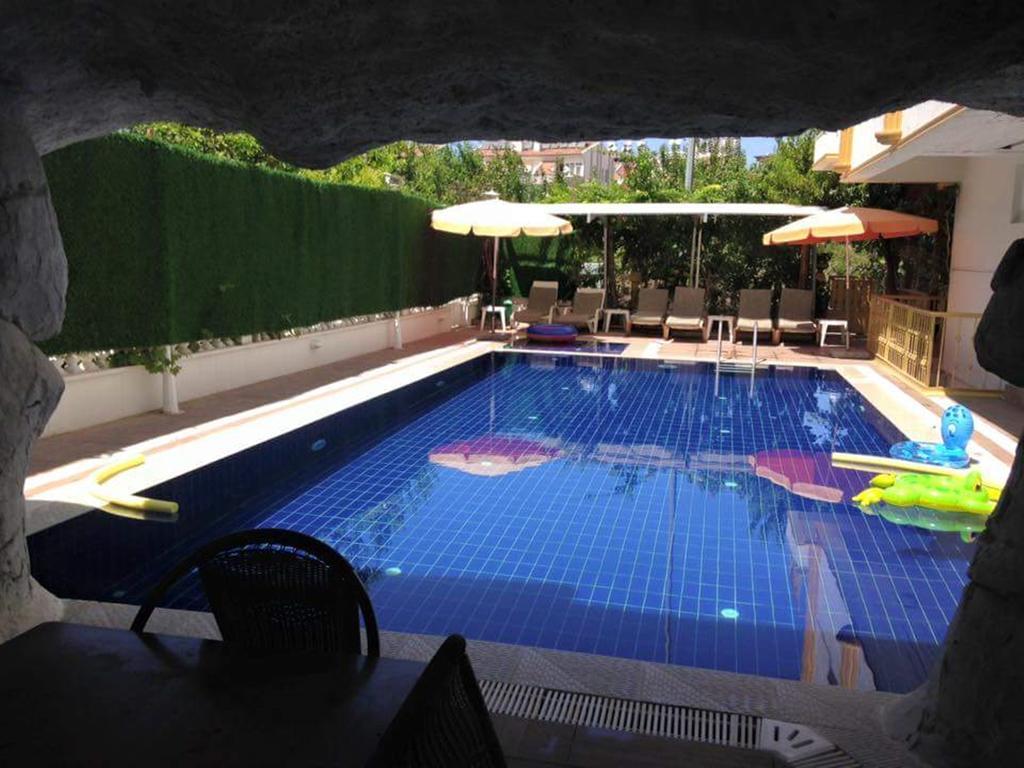 Standard Double or Twin Room,215214491:JPEG