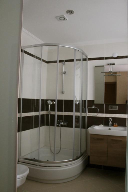 Standard Double or Twin Room,215978177:JPEG