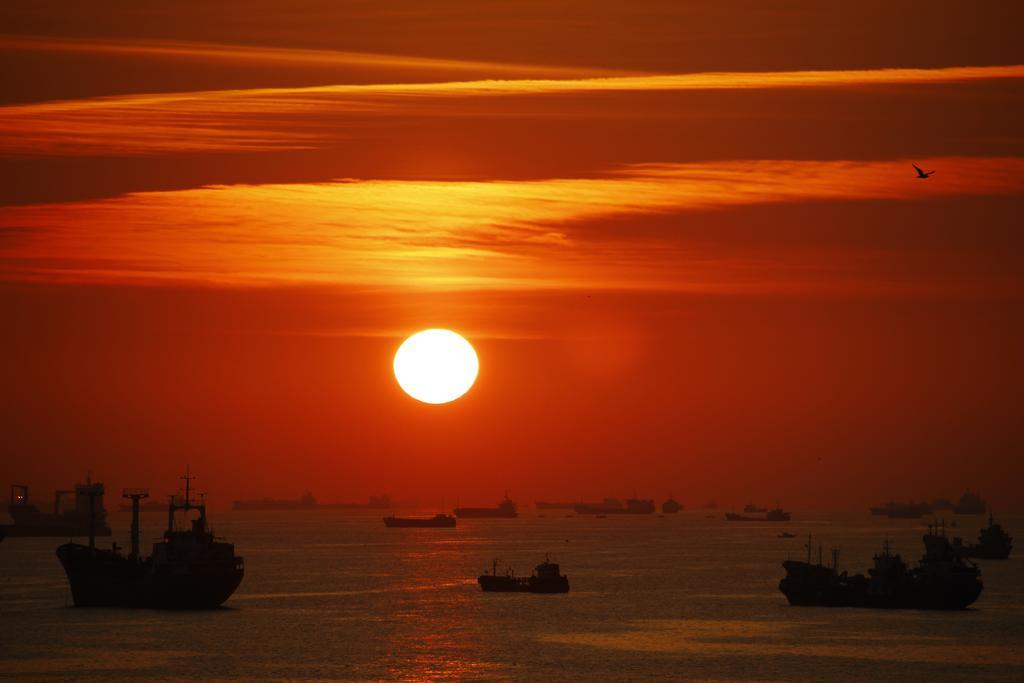 Suíte com Banheira de Hidromassagem e Vista do Mar