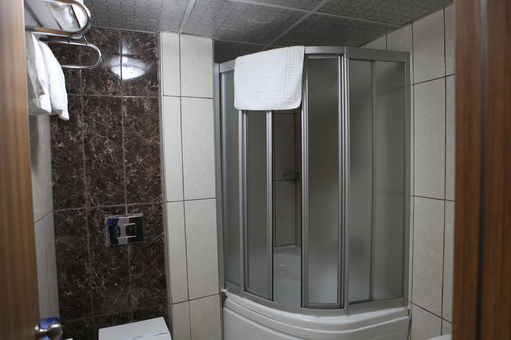 Standard Double or Twin Room,249851869:JPEG