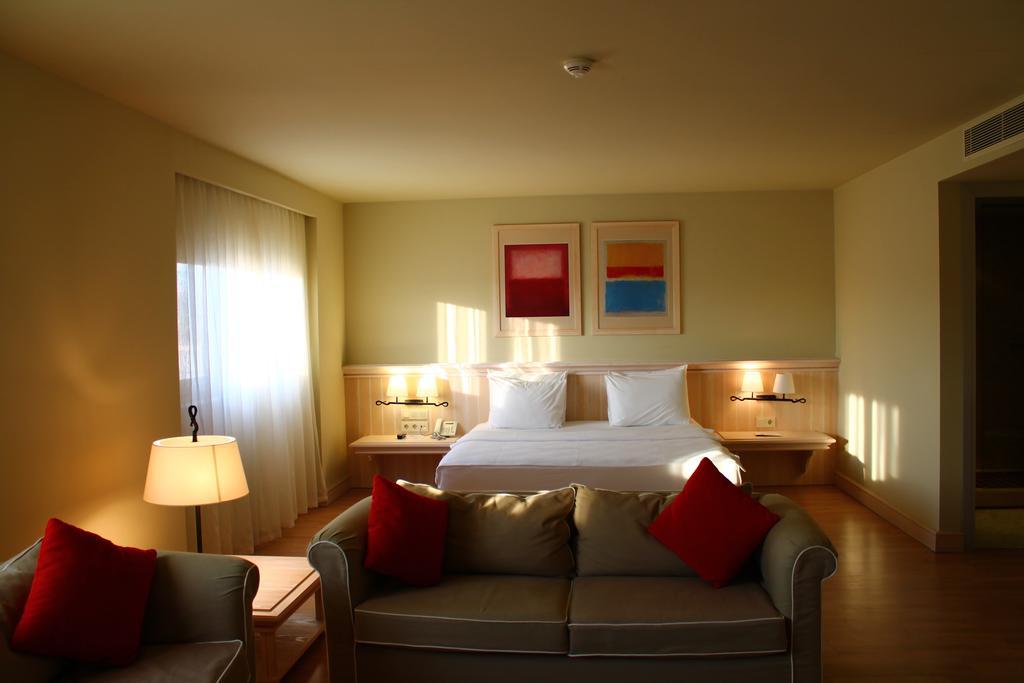 Standard Double or Twin Room,914333146:JPEG