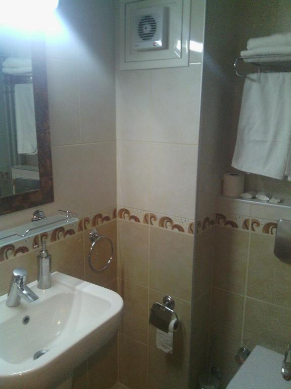Single Room,27053774:JPEG
