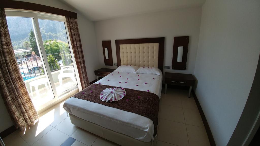 Two Connecting Double Rooms