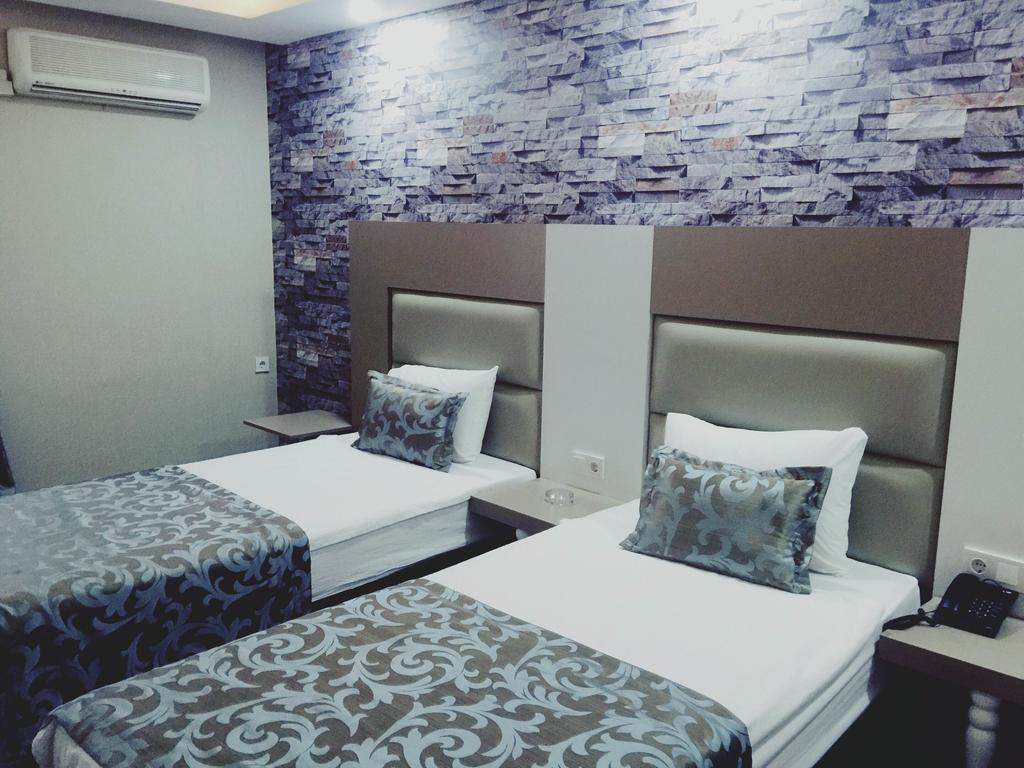 Twin Room,631899228:JPEG