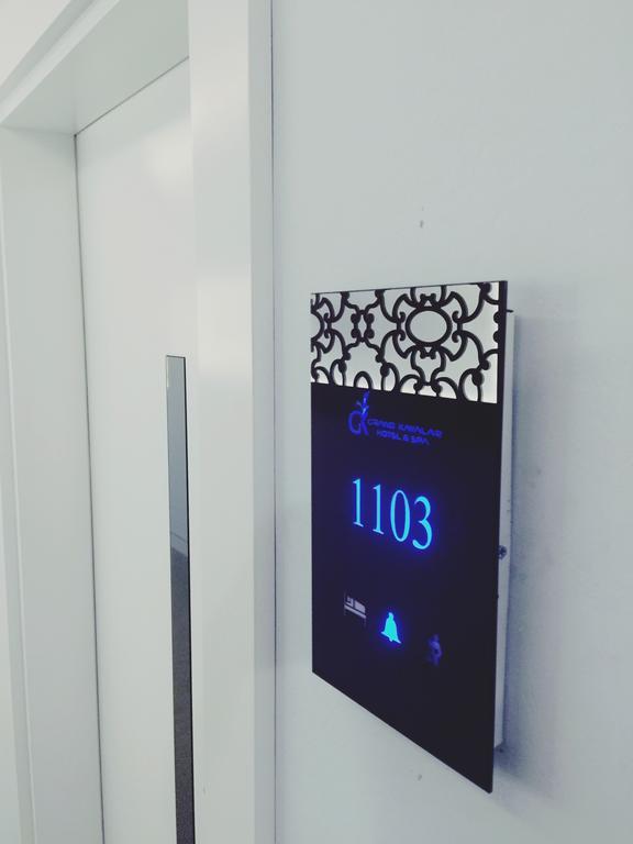 Standard Family Room,631899228:JPEG