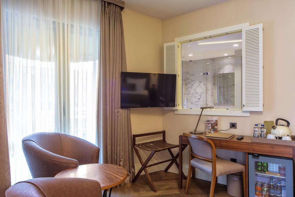 Suite Júnior Deluxe com Banheira de Hidromassagem e Terraço Privado