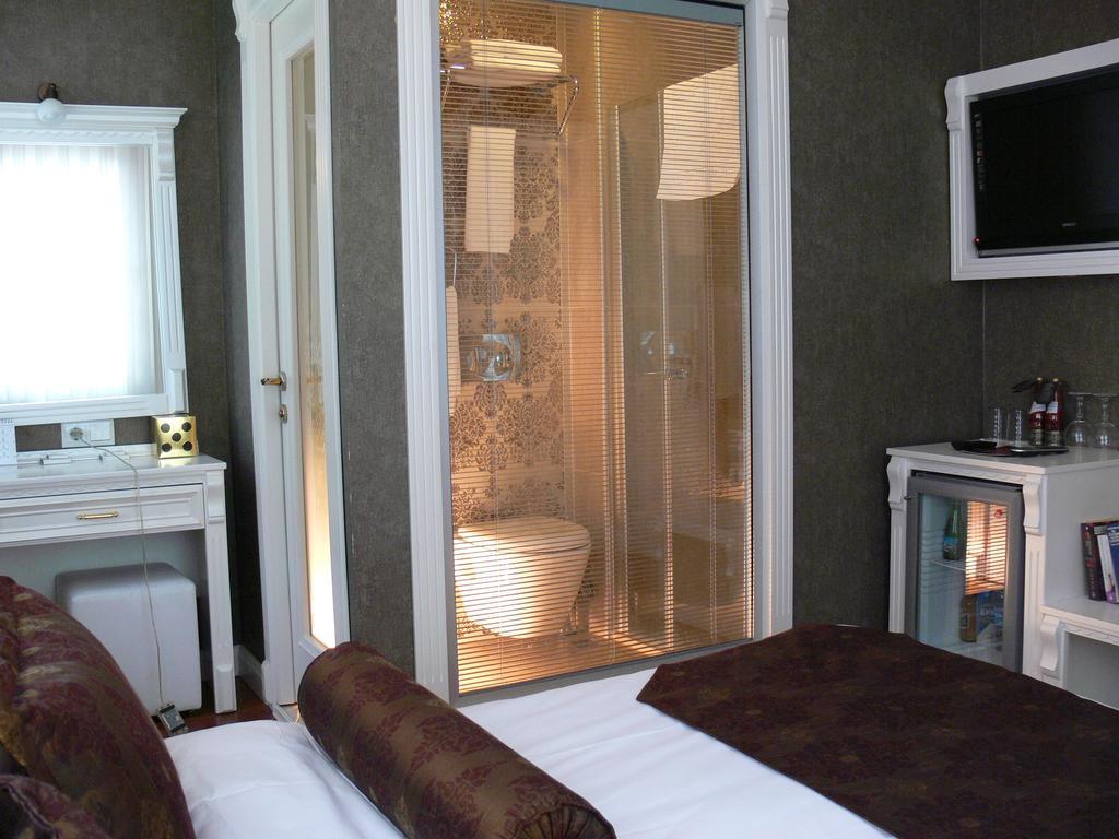 Quarto com 2 Camas de Solteiro