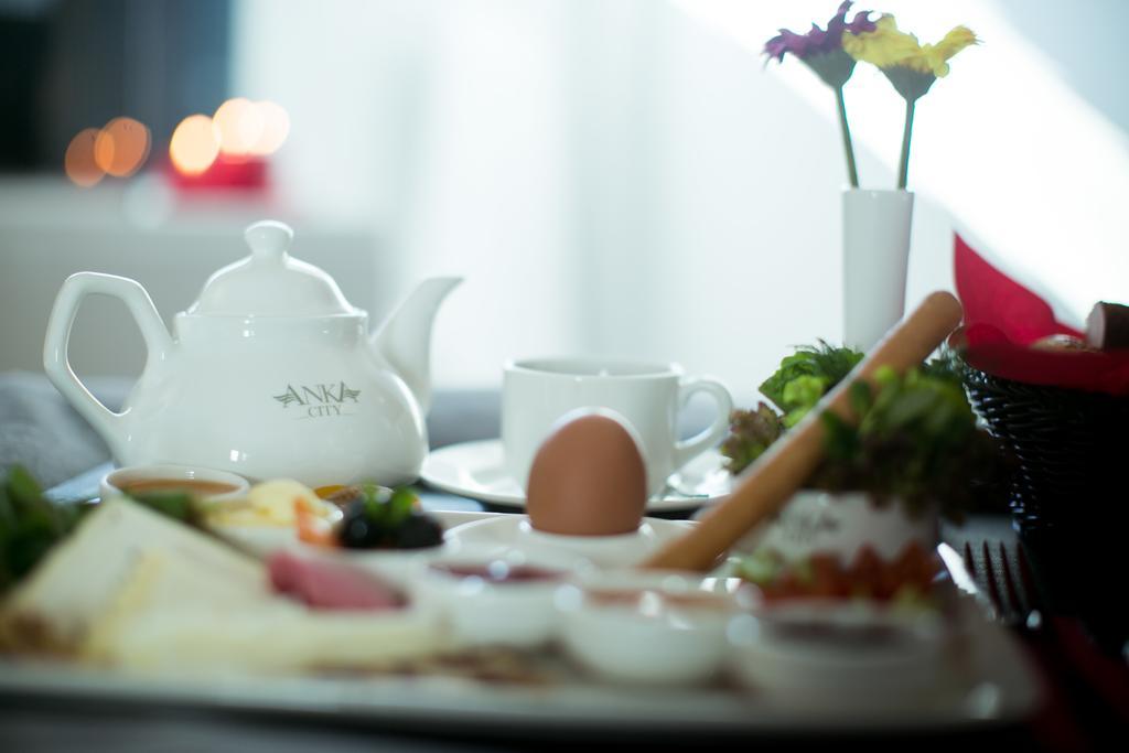 Transparent Room,406935342:JPEG