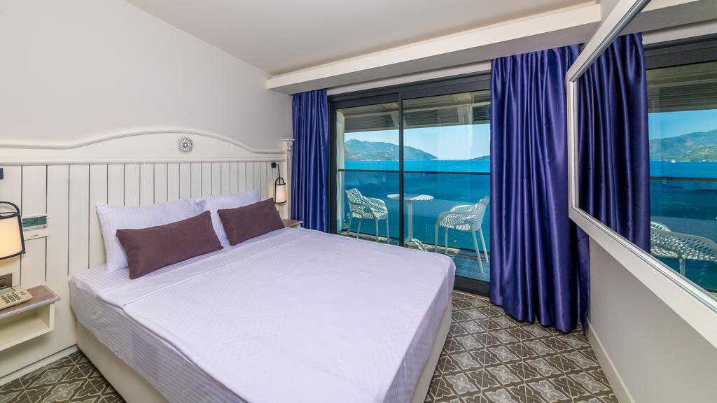 Deluxe Double Room with Sea View