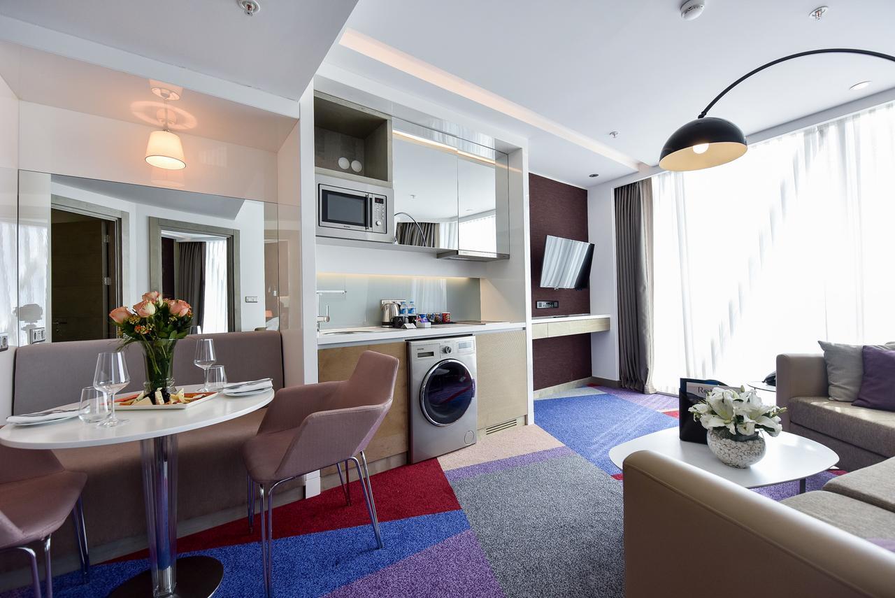 One Bedroom Suite with Sea View