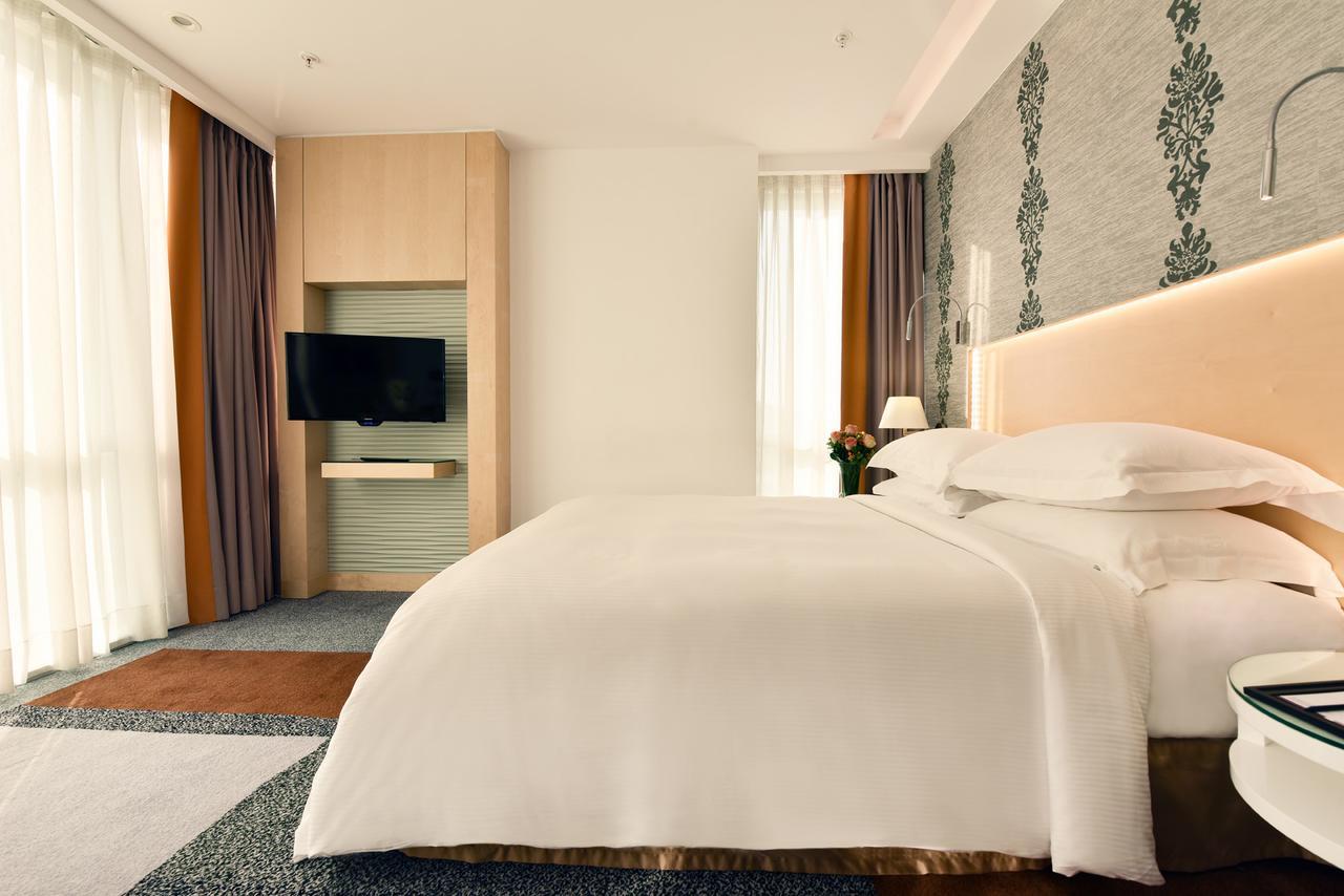 One Bedroom Suite City View