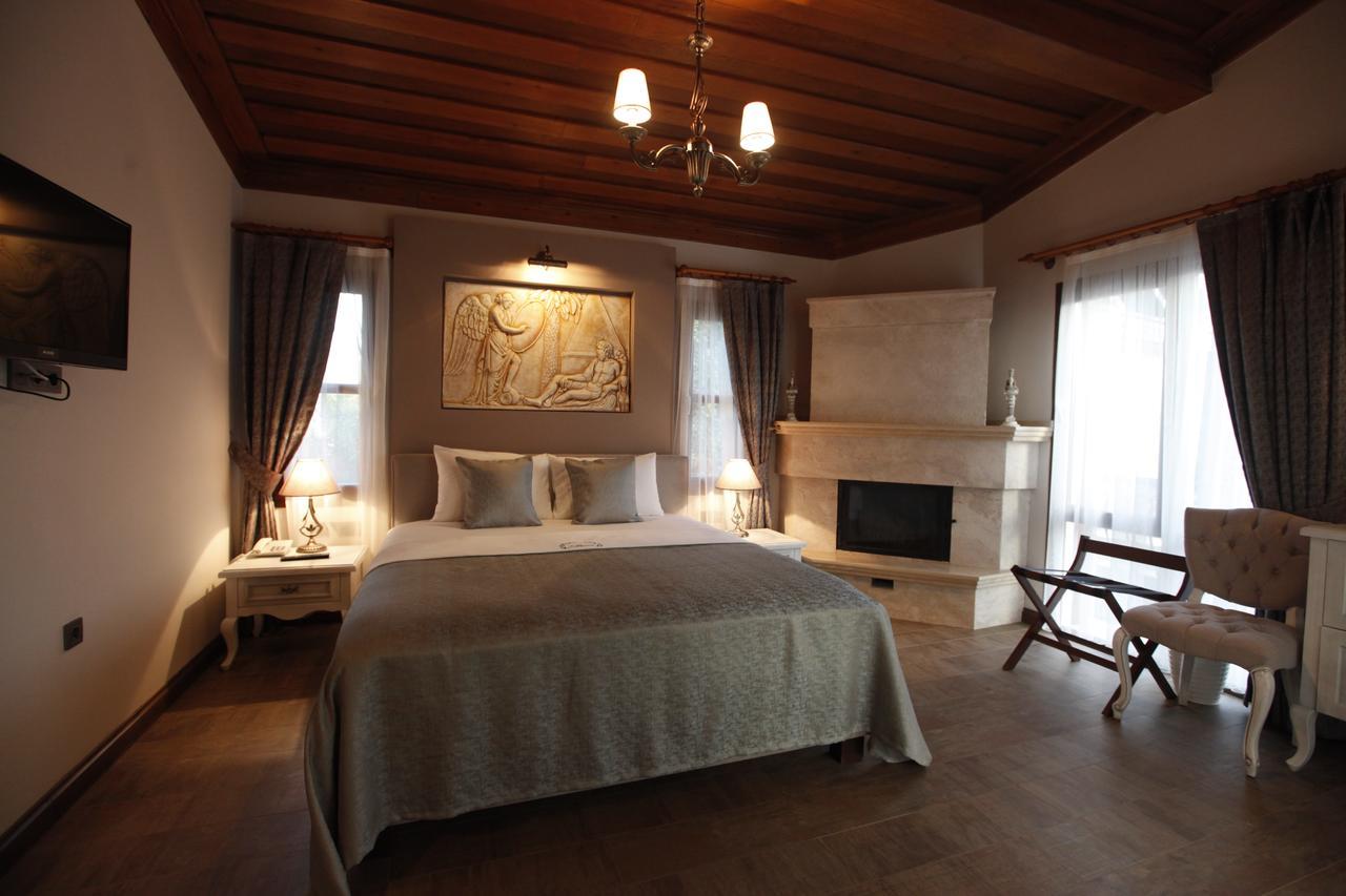 Suite mit Kingsize-Bett mit Whirlpool