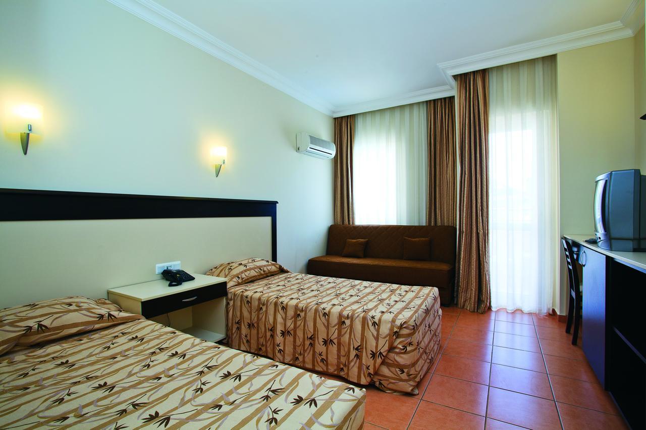 Double Room with Balcony (2 Adults + 1 Child)