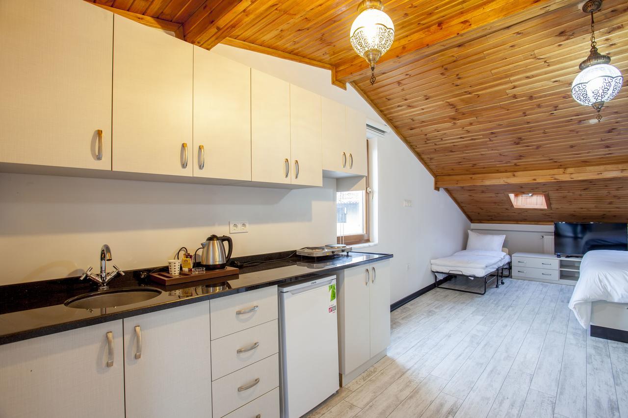 Suite with Terrace and Kitchen,527975091:JPEG