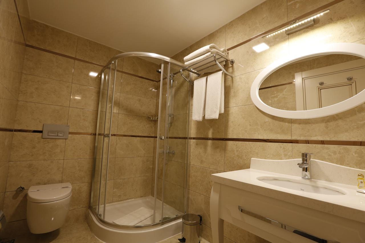 Zweibettzimmer mit Stadtblick