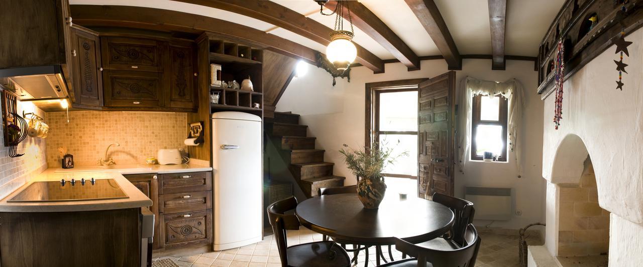 Sandima Stone House with Hot Tub, Fireplace,Garden and Pool View