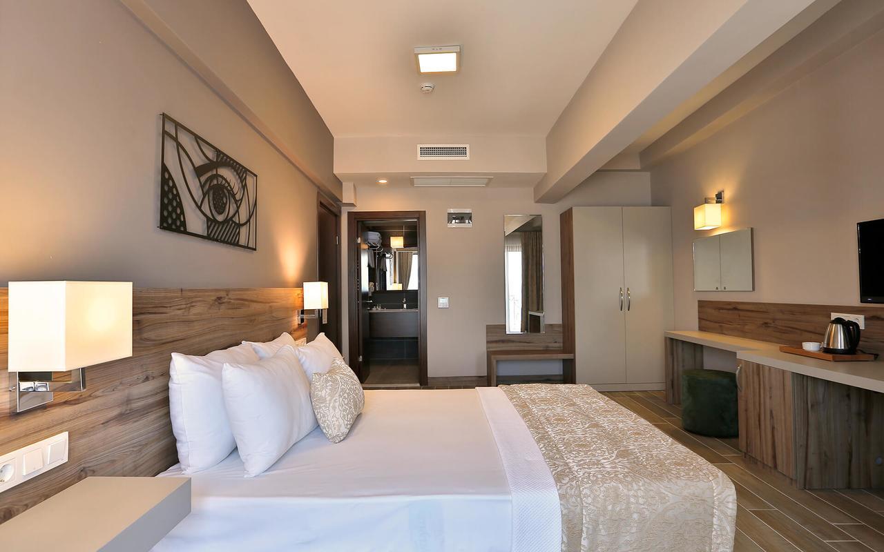 Superior Double Room,569557389:JPEG