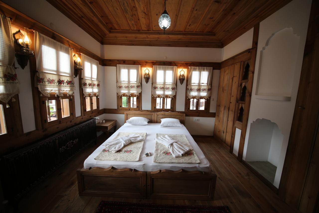 Deluxe Çift Kişilik veya İki Yataklı Oda