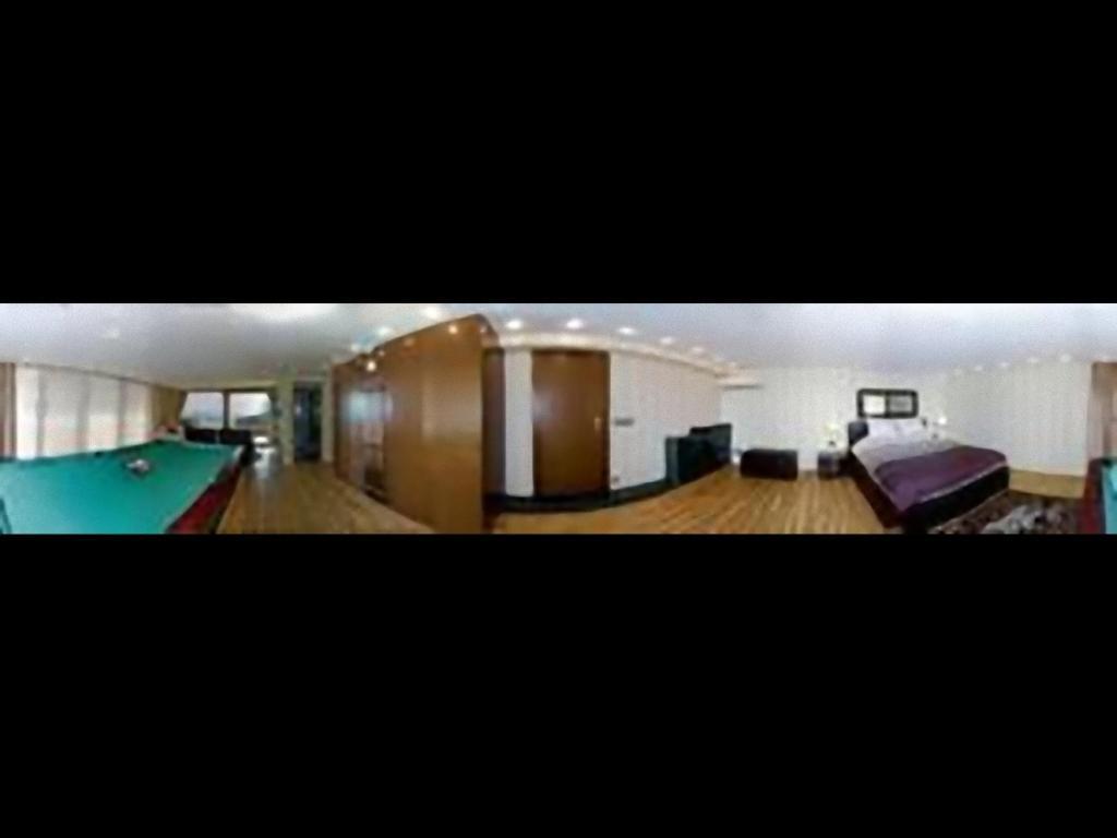Quarto com Cama de Casal ou 2 de Solteiro