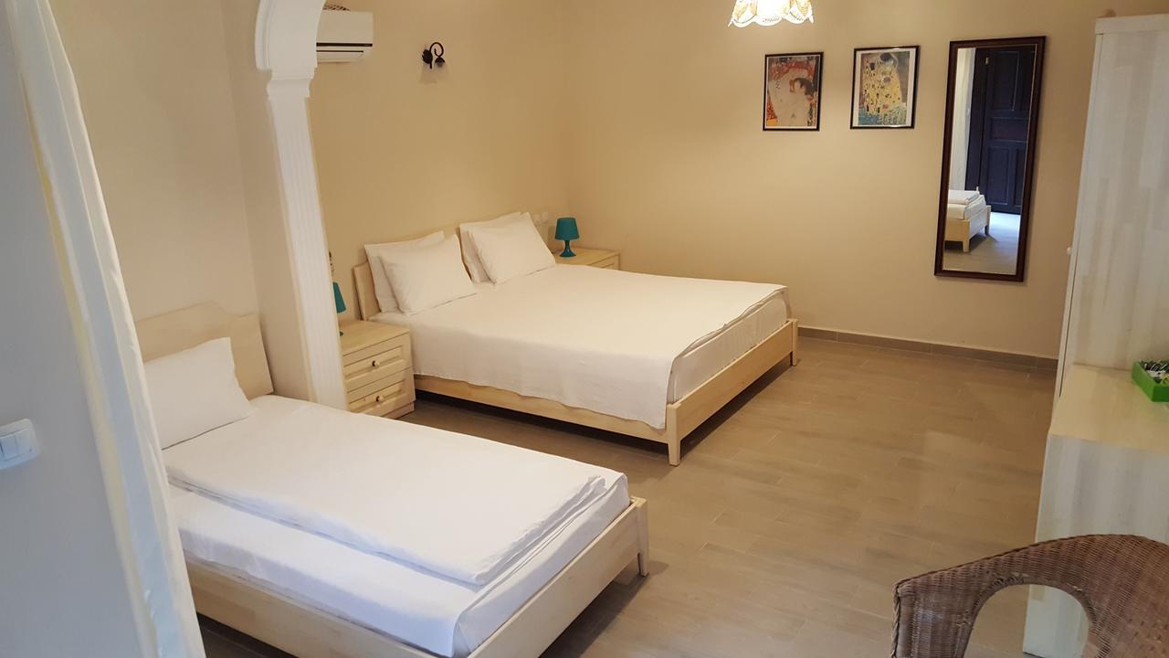 Triple Room,655207794:JPEG