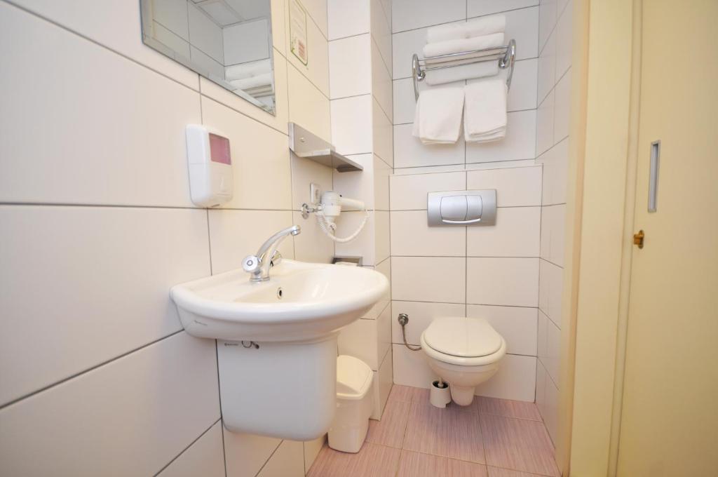 Superior Single Room,1279998487:JPEG