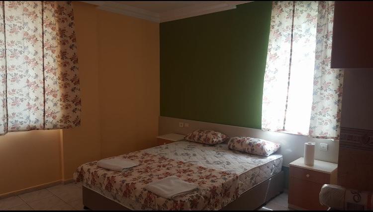 Chambre Double avec Balcon (2 Adultes + 1 Enfant)