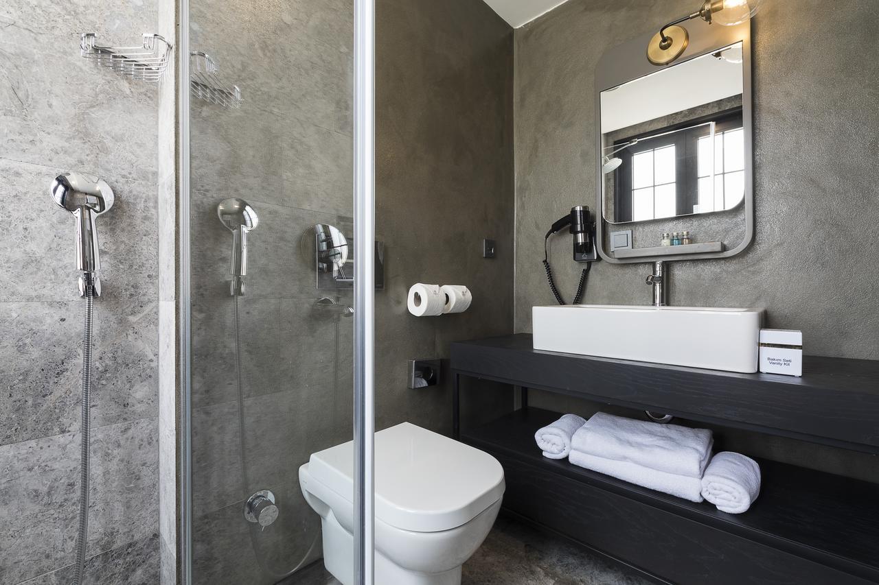 Deluxe Double Room with Balcony,663585375:JPEG