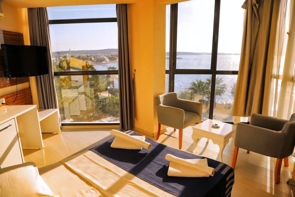 Kamer met Kingsize Bed en Uitzicht op Zee