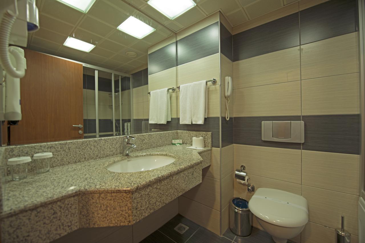 Resort Family Room,665872347:JPEG