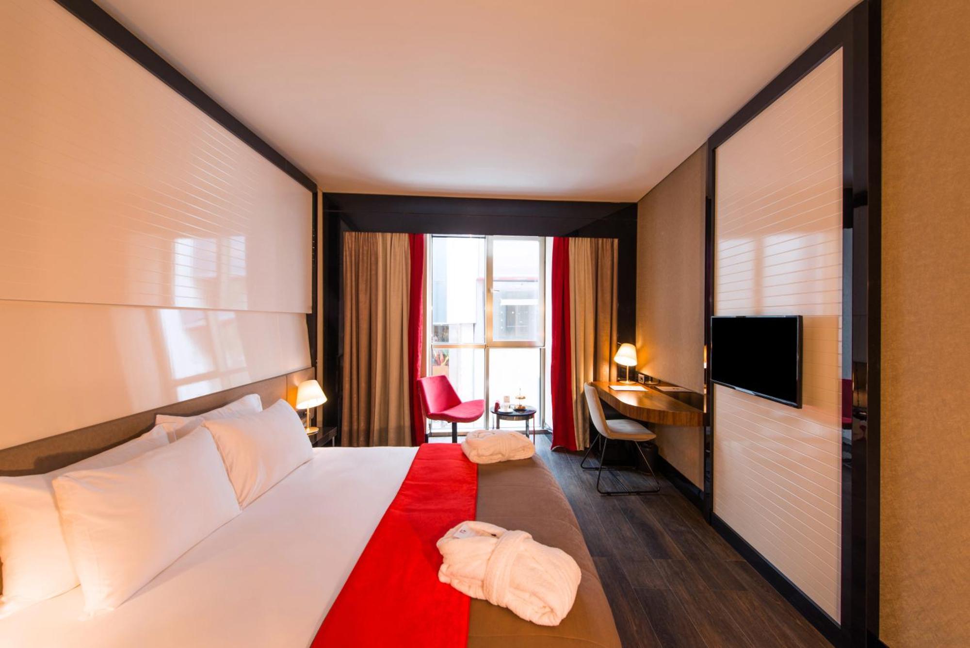 Deluxe Double or Twin Room,689712819:JPEG