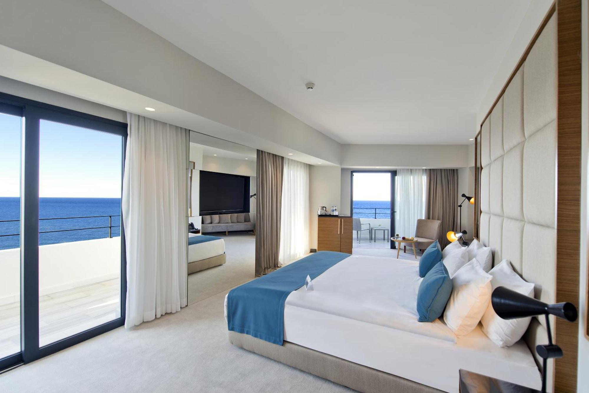 Corner Suite with Sea View,1609739104:JPEG