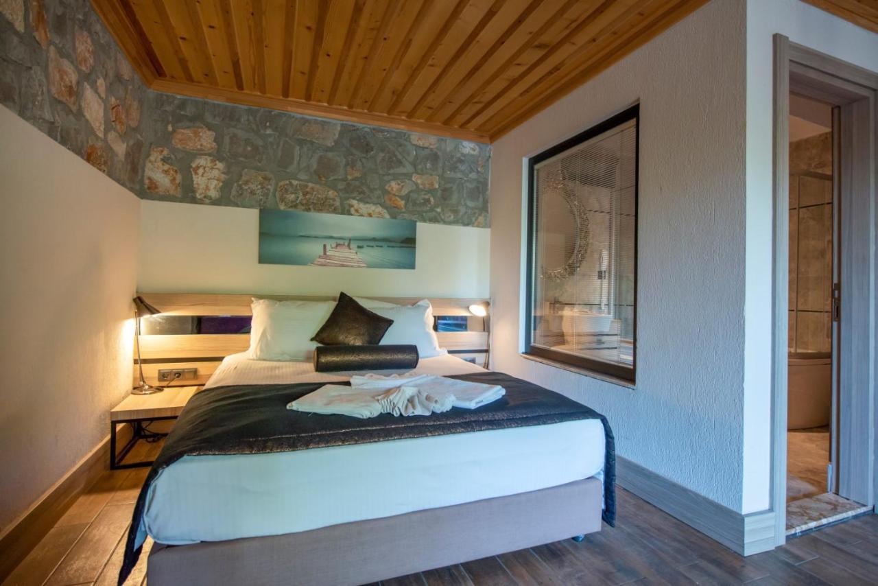 Deluxe Double Room with Mountain View,725283949:JPEG