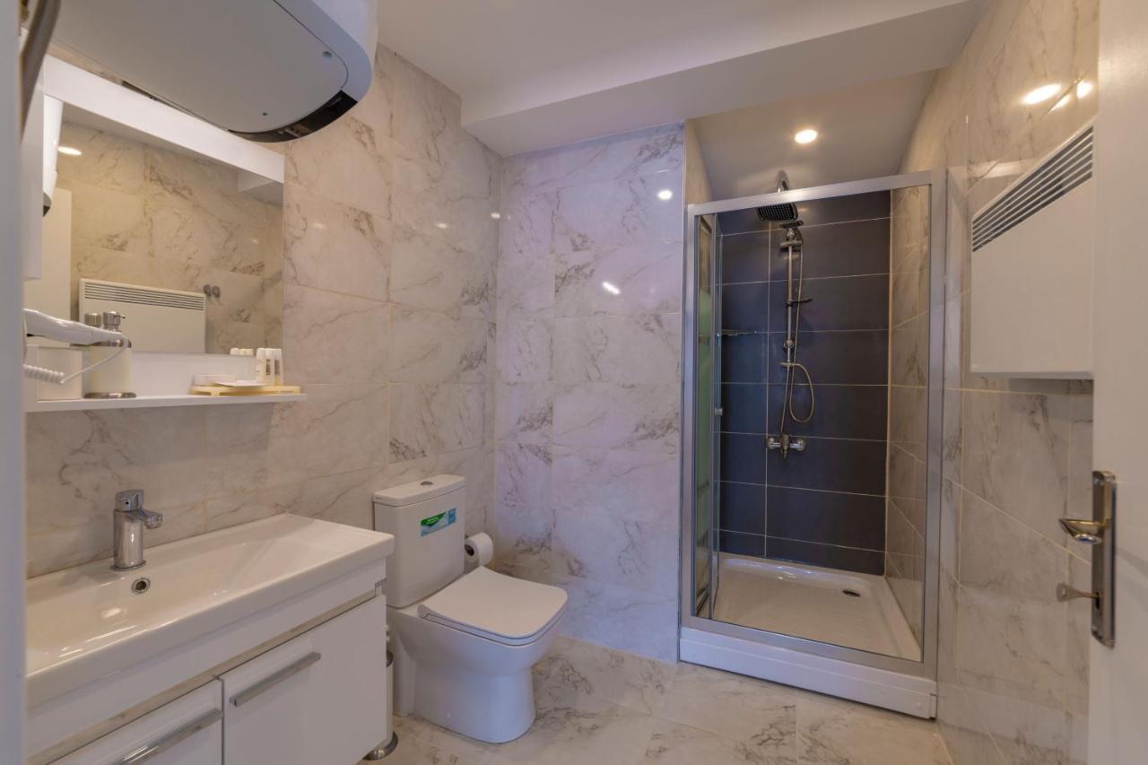 Deluxe King Room with Sea View - Annex