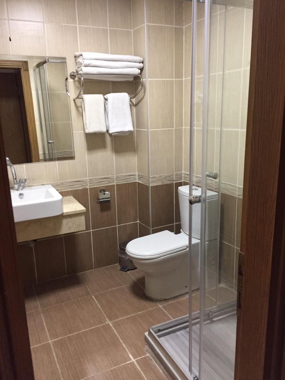 Quarto Família (6 Adultos)