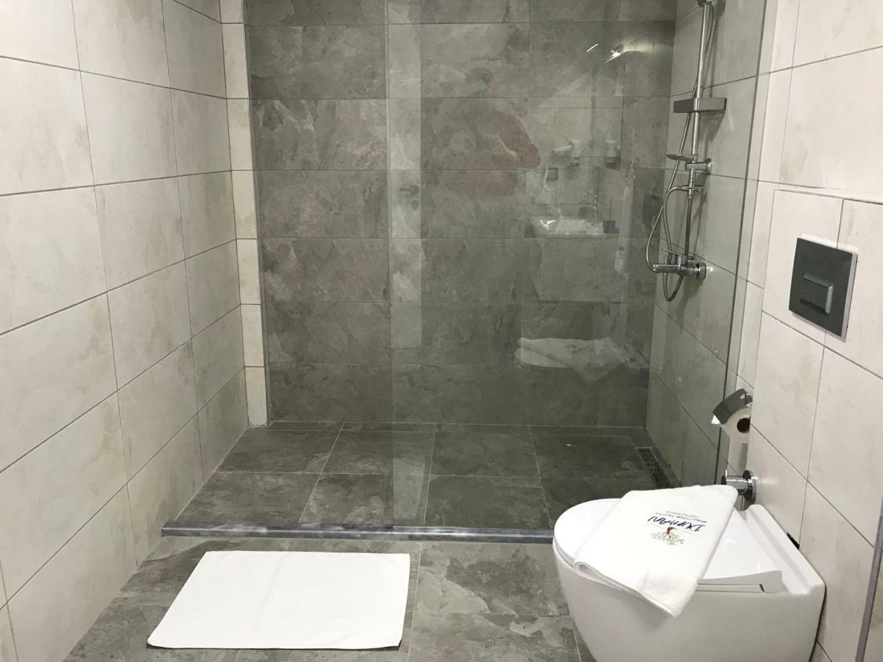 Standard Double Room,784000947:JPEG