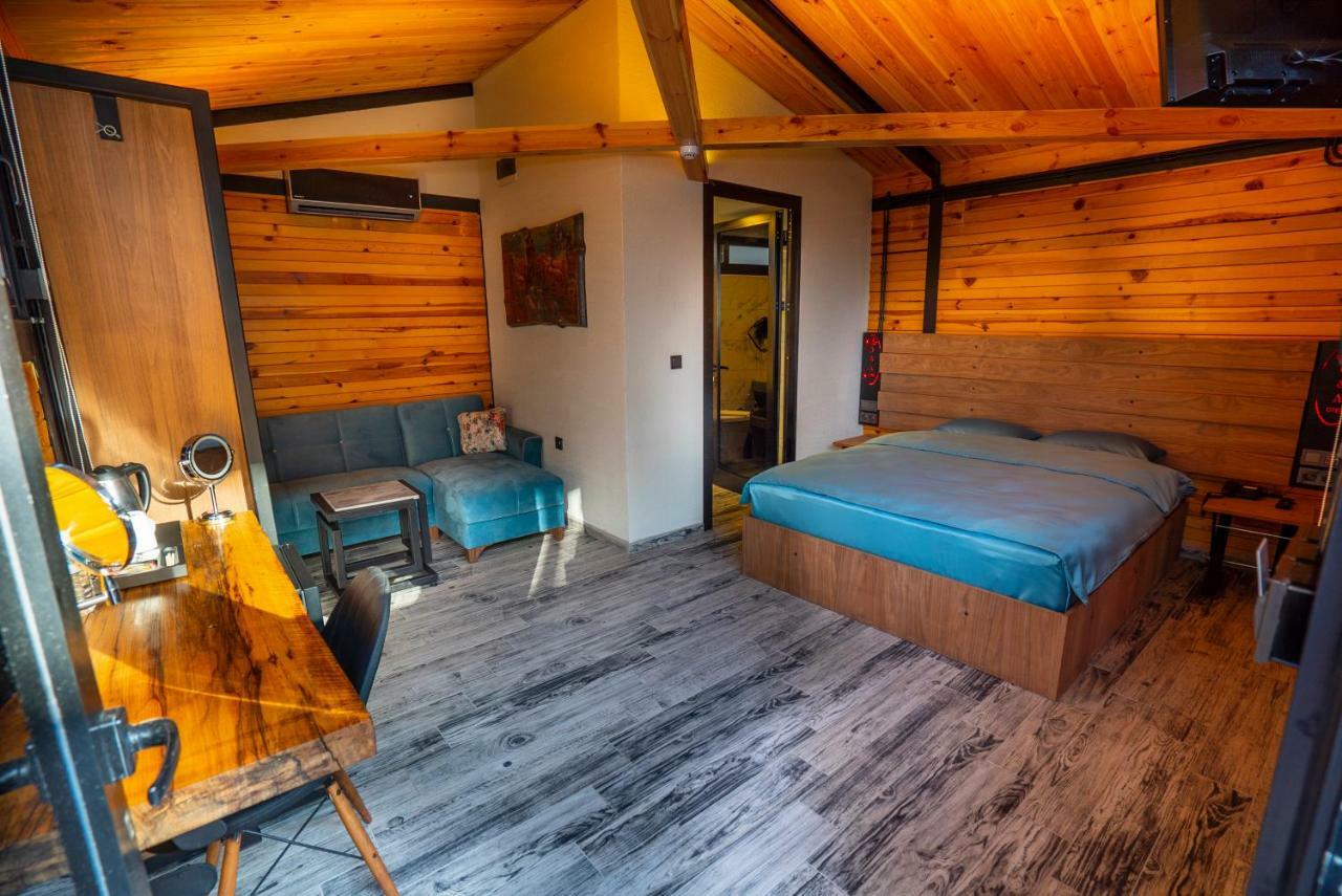 Deluxe Bungalow