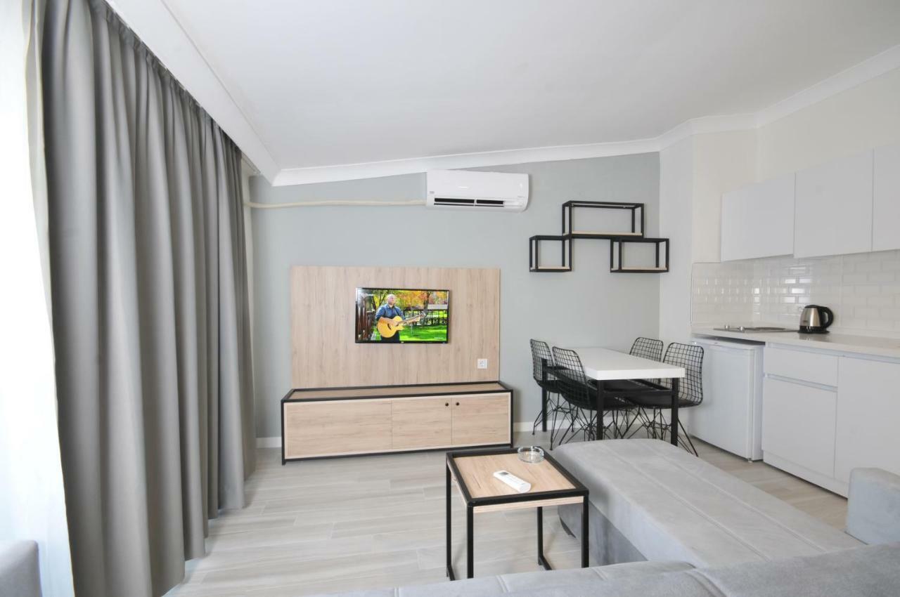 Deluxe Studio,1345546298:JPEG