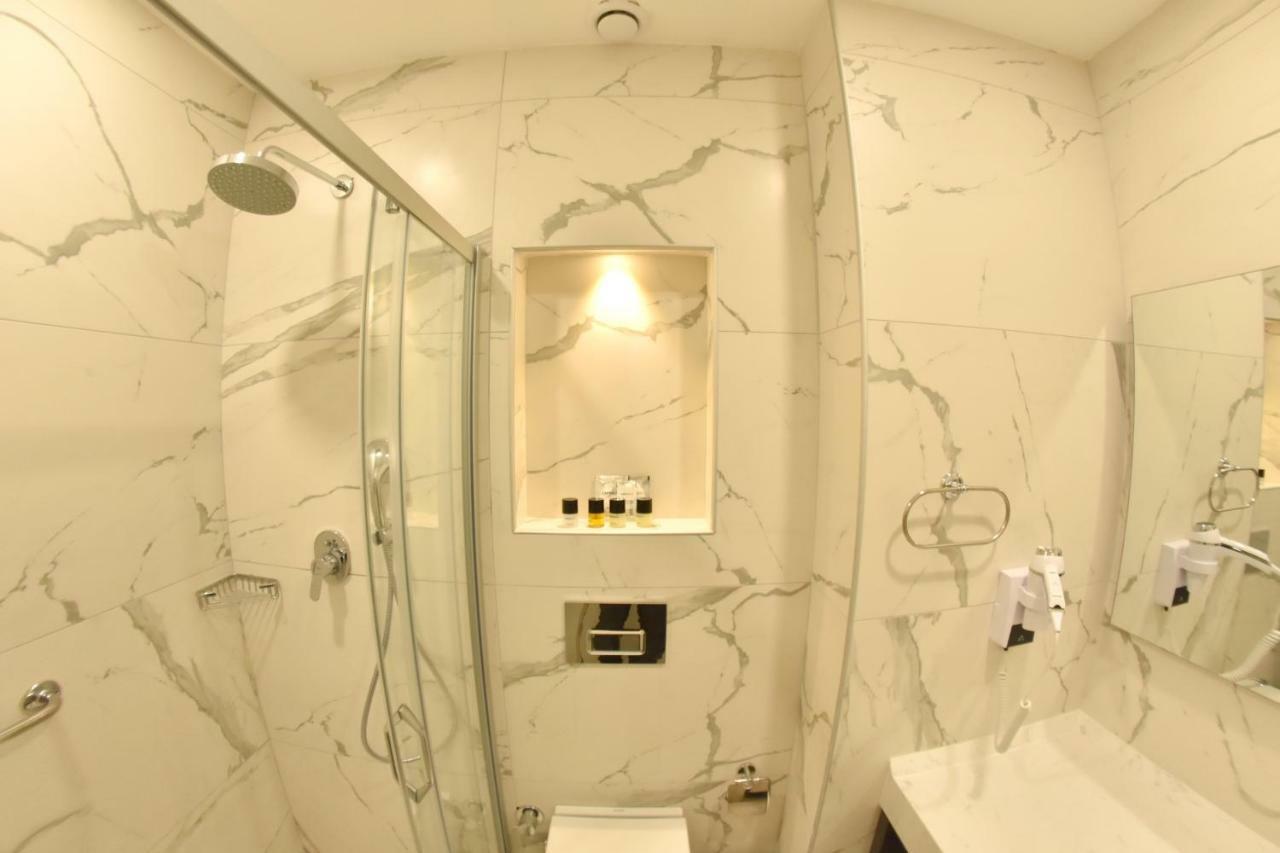 Deluxe Family Suite,830338232:JPEG