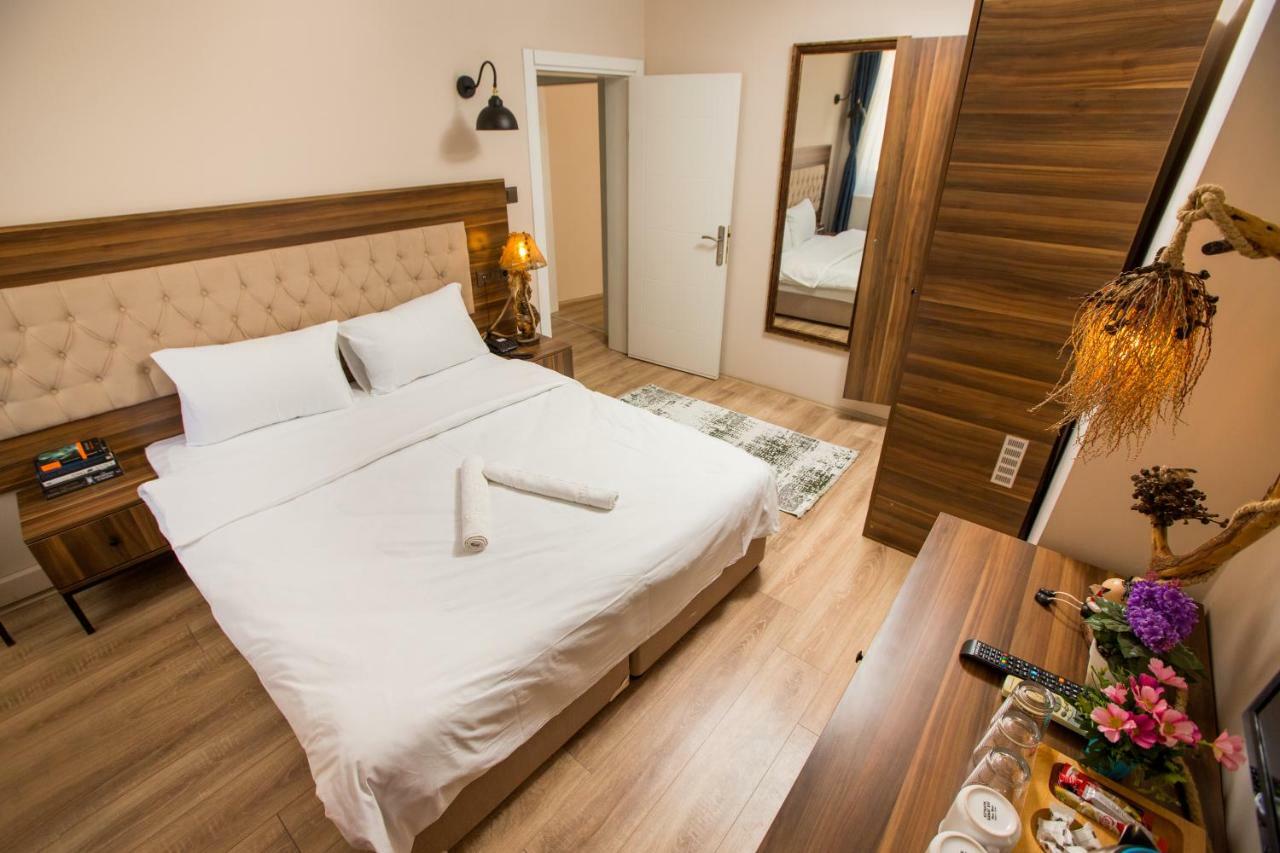 Economy Double or Twin Room,831745949:JPEG