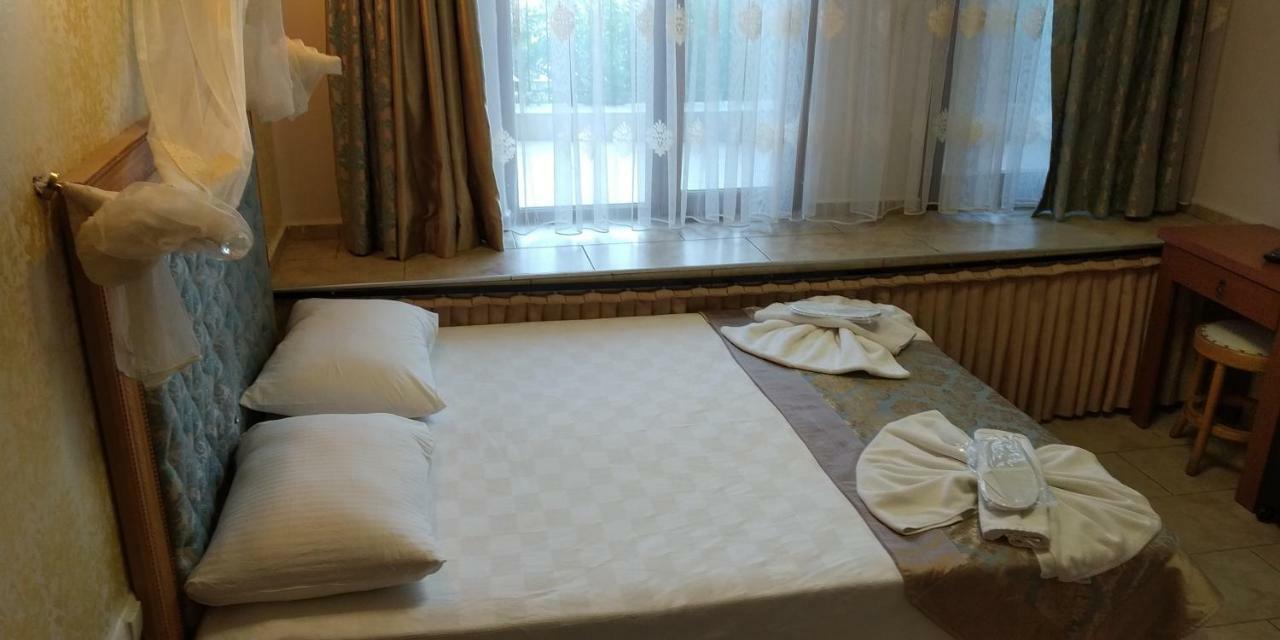 Economy Double Room Garden View Basement Floor