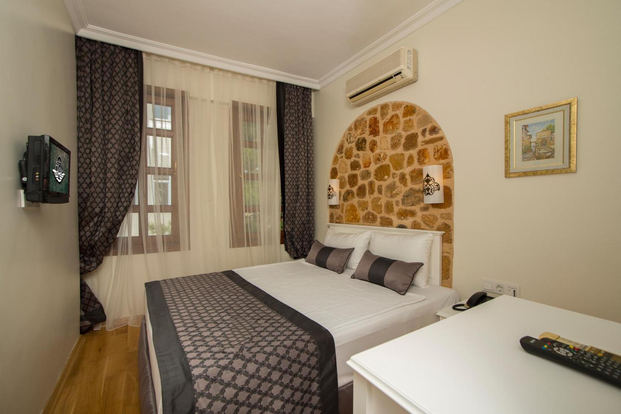 Standard Double Room,118306306:JPEG