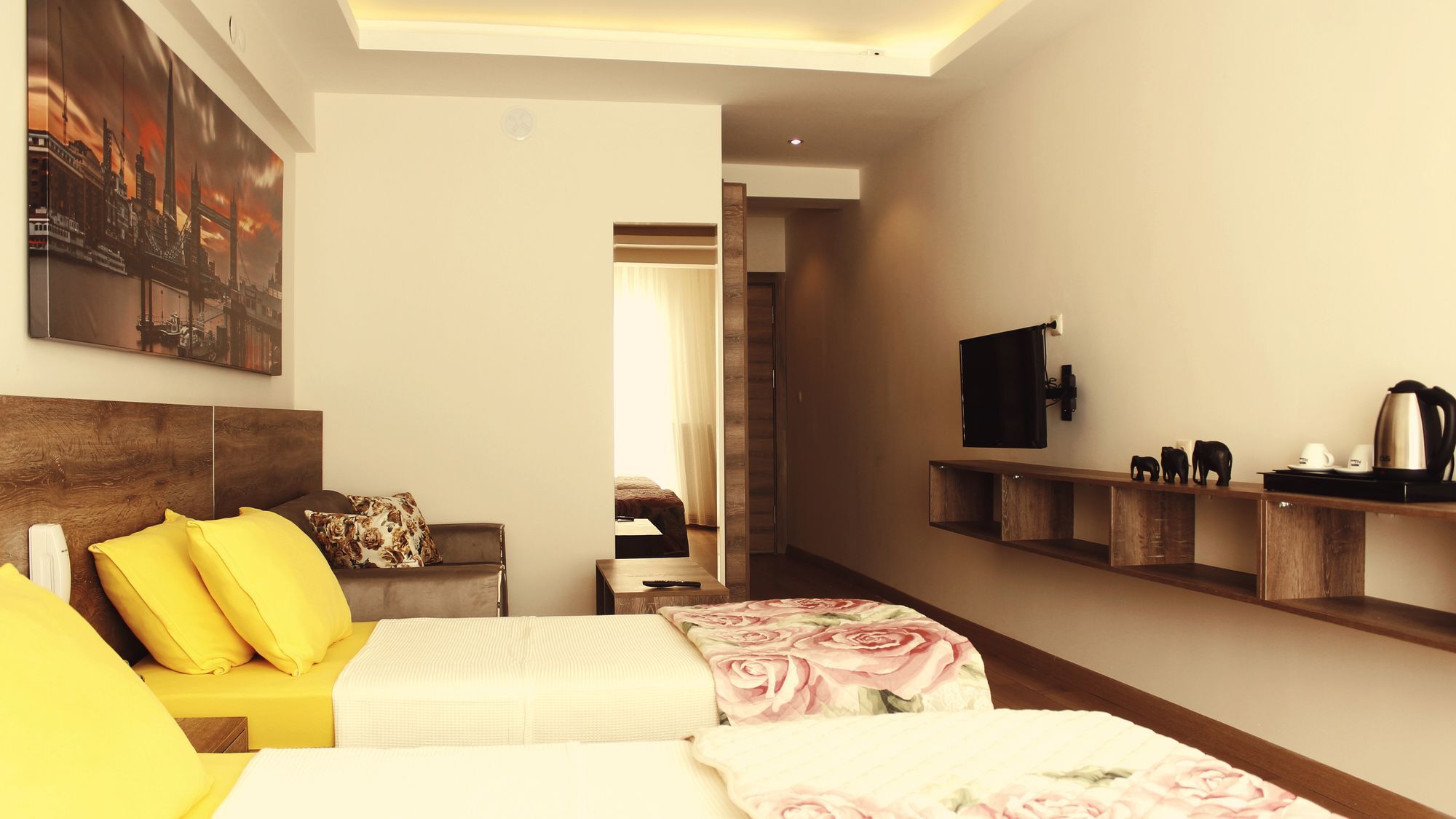 Deluxe Family Room
