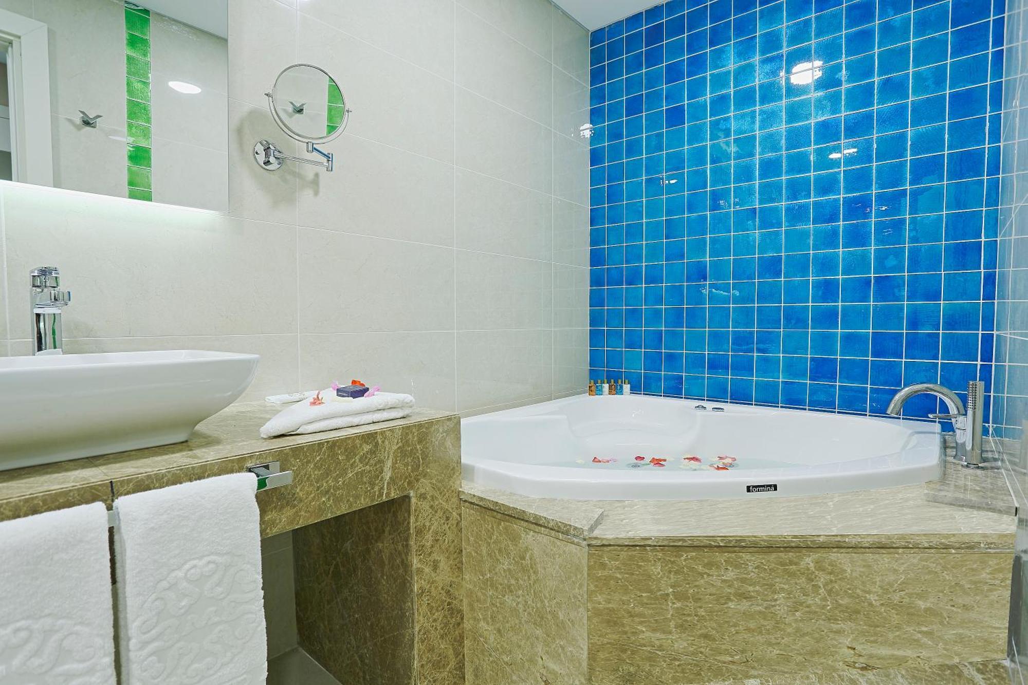 Suíte Deluxe com Banheira de Hidromassagem