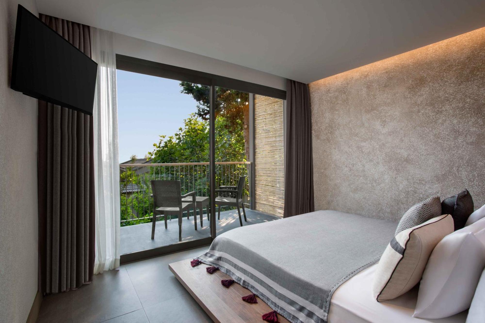 Premium Family Connection with Garden View,923741479:JPEG