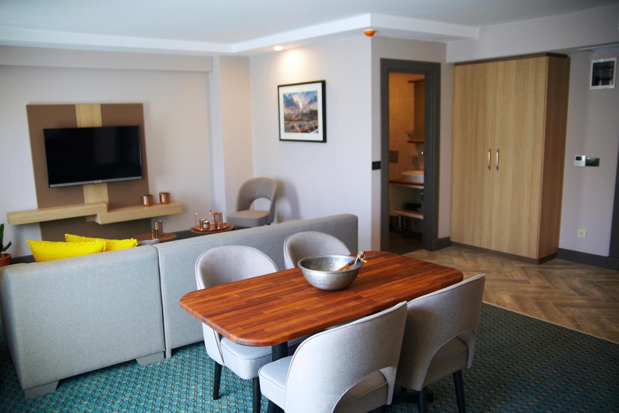 Two-Bedroom King Suite Galata Tower View,924953752:JPEG
