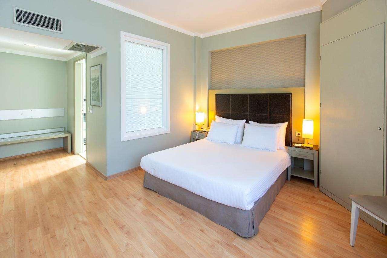 Quarto com Cama de Casal ou 2 de Solteiro