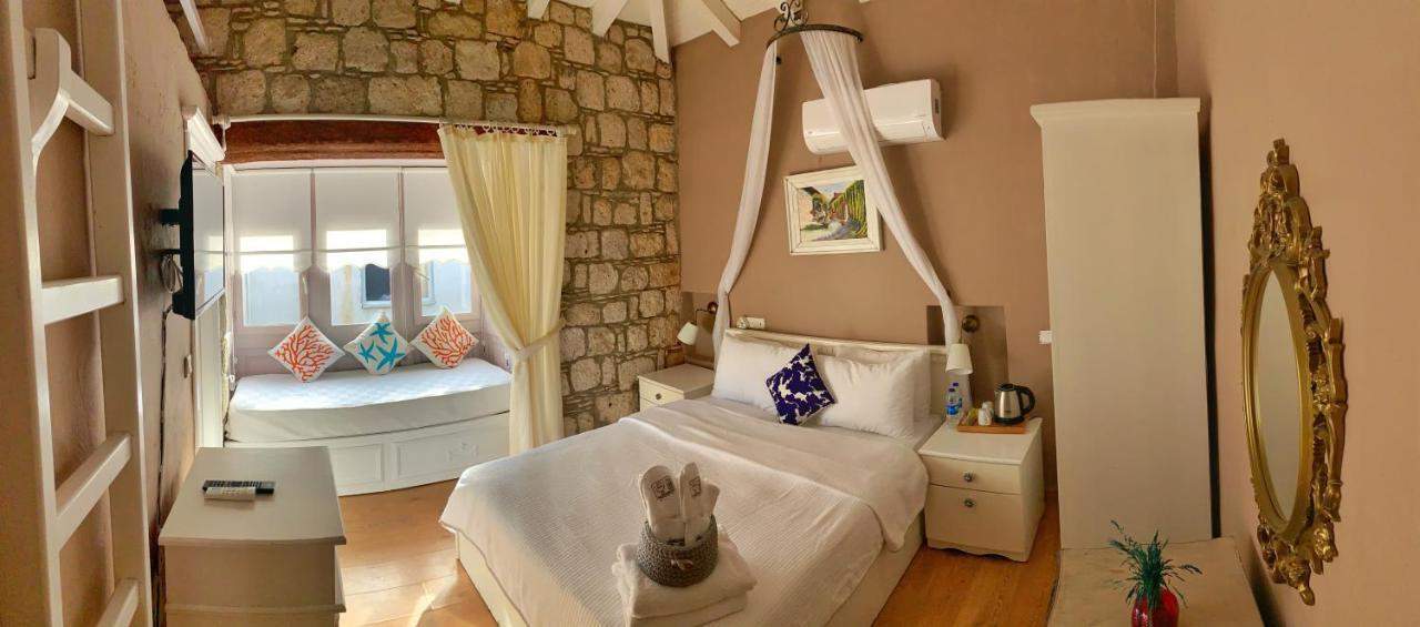 Superior Quadruple Room,945639022:JPEG